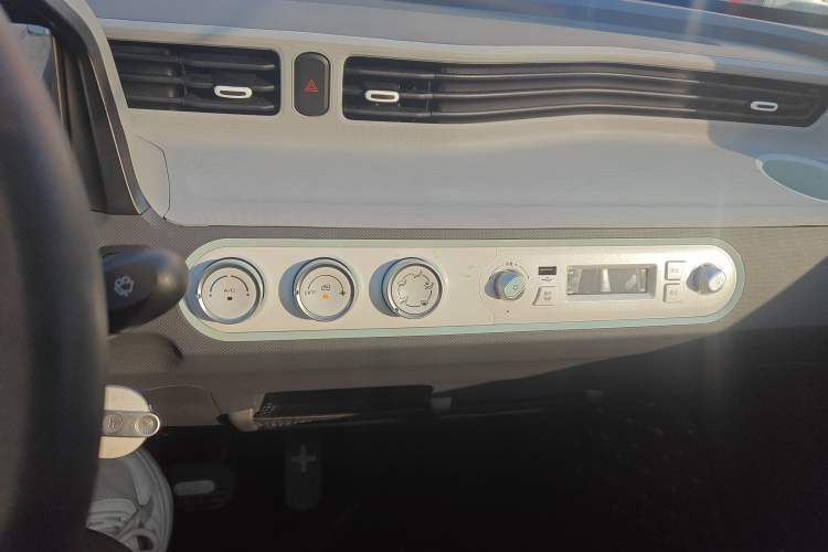 Used Wuling Hongguang MINIEV 2022 Macaron Premium Model – Lithium Iron Phosphate