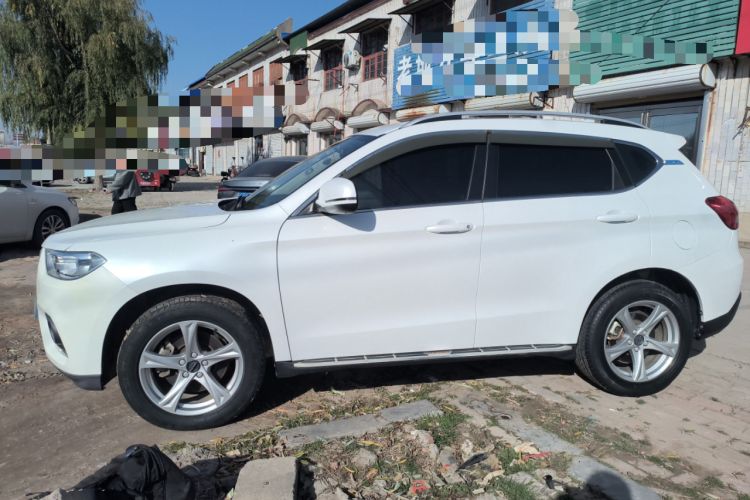 Used Haval H2 2018 Chuanxiang Edition Blue Badge 1.5T Manual Two-Wheel Drive Fashionable Model