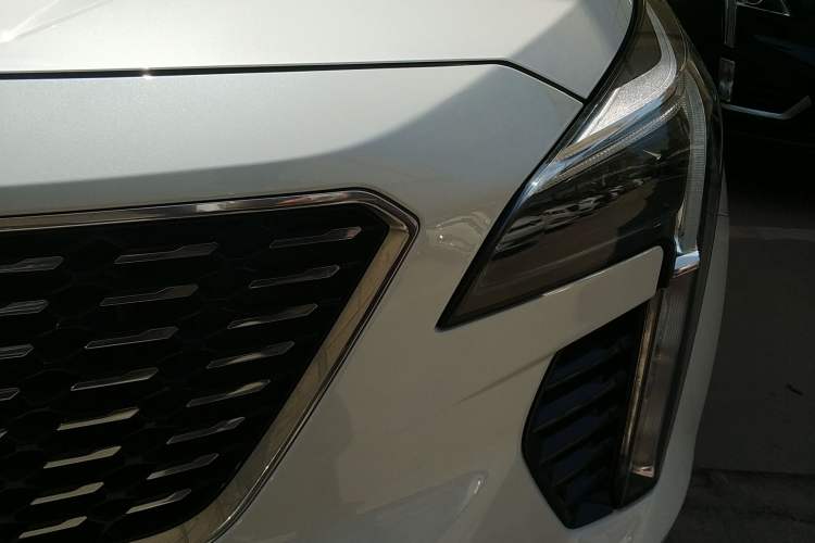 Used Cadillac XT4 2018 28T Two-Wheel Drive Tech Version
