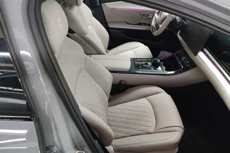 Used BYD Han 2025 DM-i 125KM Prestige Model
