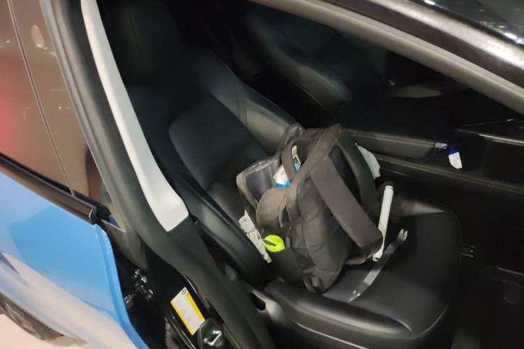 Used Tesla Model Y 2024 Long-Range All-Wheel-Drive Version
