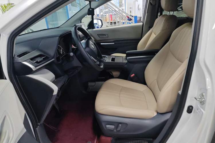 Used Toyota Sienna 2023 2.5L Hybrid Comfort Edition
