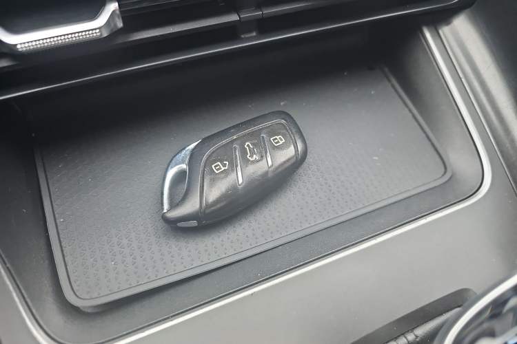 Used Roewe RX5 2023 1.5T Elite Edition
