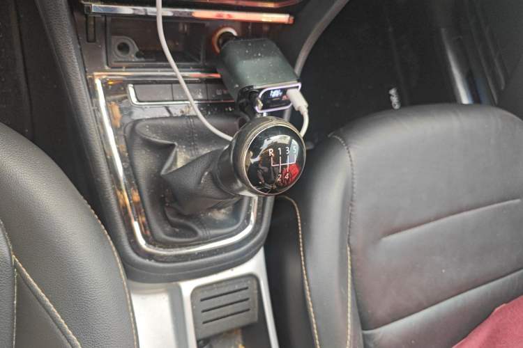 Used Volkswagen Bora 2016 1.6L manual Comfort trim level
