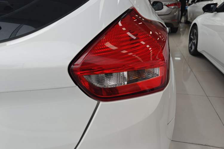 Used Ford Focus 2017 Hatchback 1.6L Automatic Fashion Edition Smart Drive Version