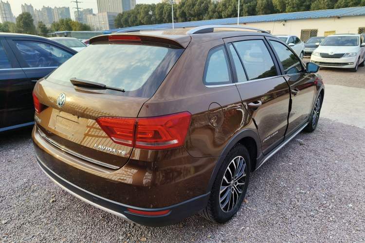 Used Volkswagen Cross Lavida 2014 1.4TSI DSG
