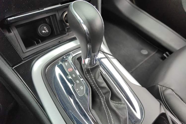 Used Buick Regal 2015 1.6T Fashion Tech Model
