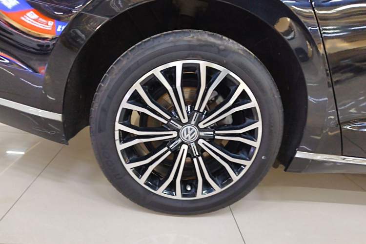 Used Volkswagen Phideon 2018 Revised Version 380TSI Two-Wheel Drive Business Edition
