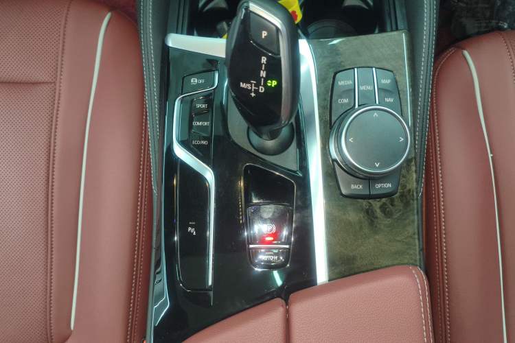 Used BMW 5 Series 2022 Second Facelift 525Li M Sport Package