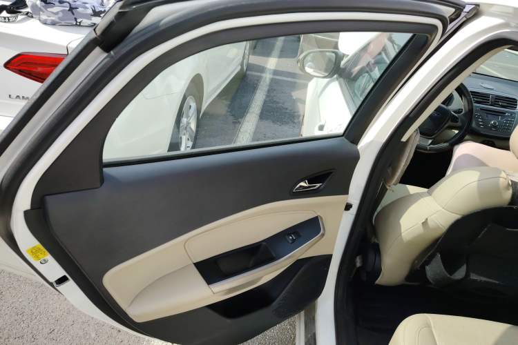 Used Ford Escort 2015 1.5L Automatic Fashion Model
