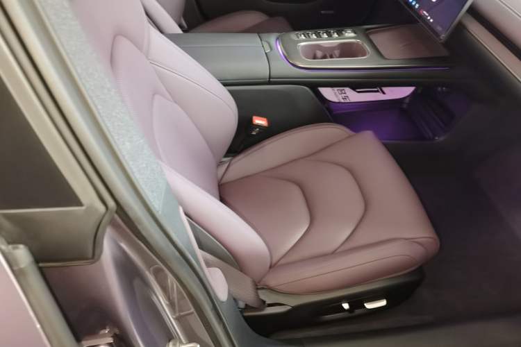 Used  SU7 2024 Rear-Drive Ultra-Long Range Advanced Pro-Level Intelligent Driving Version
