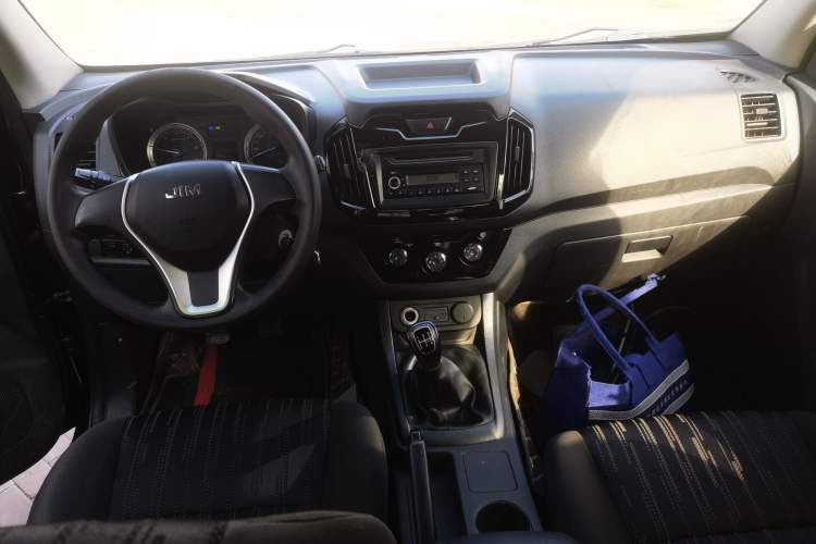 Used Isuzu JLM 2018 2.8T Classic Edition 4x4 Luxury Version JE493ZLQ5F
