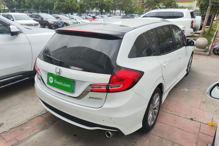 Used Honda Jade 2017 1.8L automatic Comfort version 5 seats
