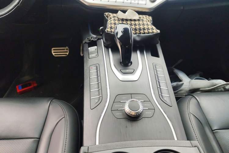 Used Wey VV7 2019 Upgraded Model 2.0T Flagship Version China VI