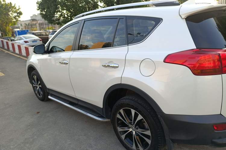 Used Toyota RAV4 2015 2.5L Automatic 4x4 Elite Edition
