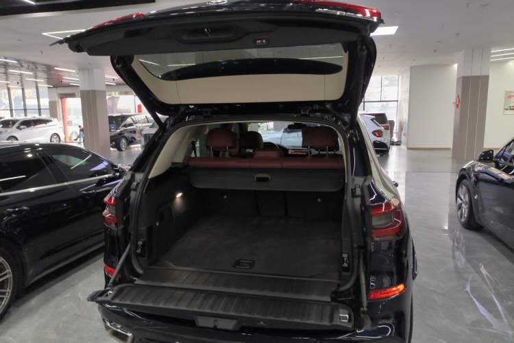 Used BMW X5 2022 Restyled xDrive 30Li Luxury Version M Sport Package