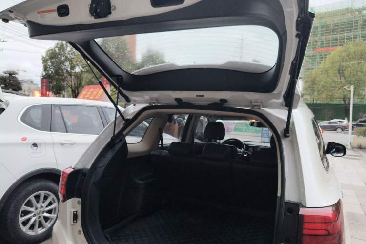 Used Mitsubishi Outlander 2019 2.4L 4x4 Zhi Xiang Edition 5 Seats China V Emission Standard