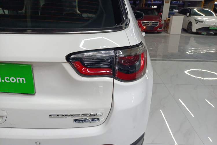 Used  Compass 2017 200T Automatic Family Edition