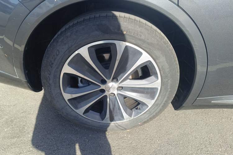 Used Hima Luxeed R7 2025 Range-Extended Version 251 km Max
