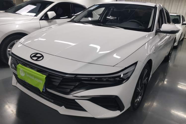 Used Hyundai Elantra 2023 1.5L CVT LUX Prestige Edition