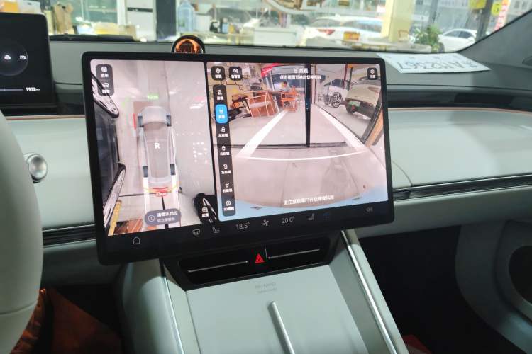 Used Hima Luxeed S7 2025 705 km Max
