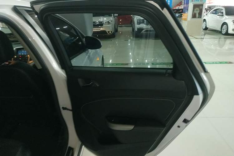 Used Buick GT 2014 XT 1.6L Automatic Fashion Edition
