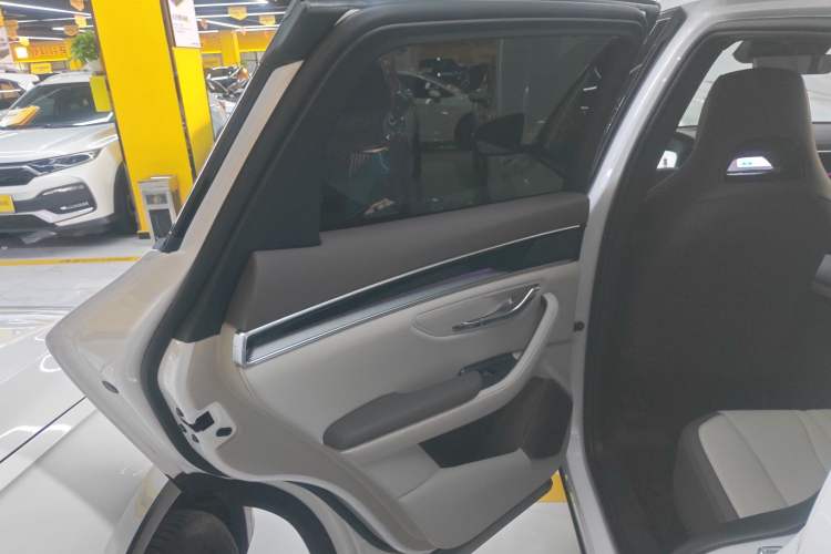 Used BYD Song PLUS New Energy 2025 DM-i 112KM Prestige Model
