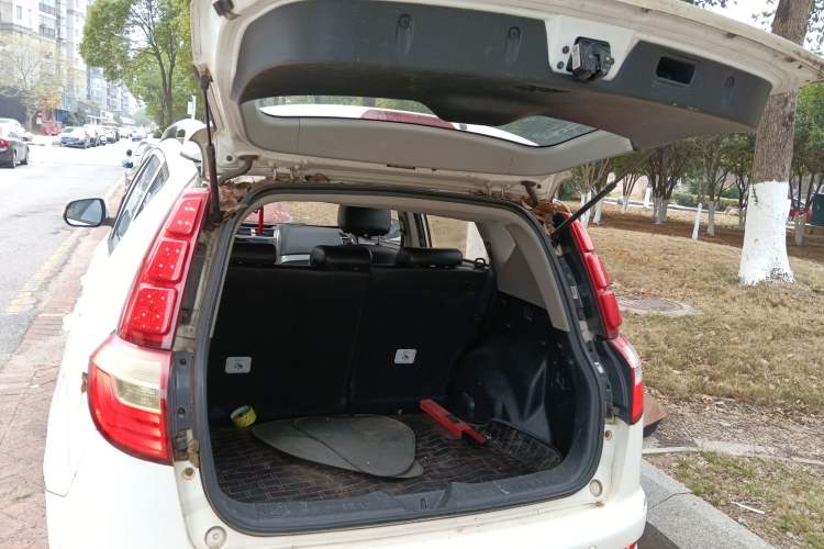 Used Geely Auto GX7 2015 Classic Edition 1.8L Manual Elite Model China V Standard