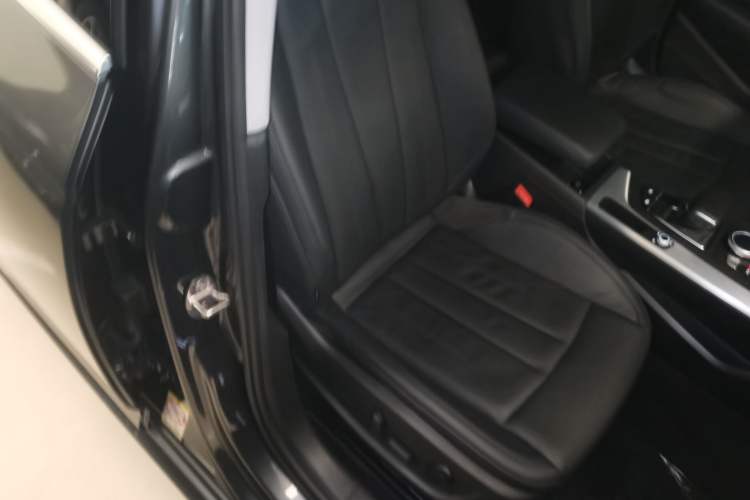 Used Audi A4L 2019 40 TFSI Fashion Edition China VI Emission Standard
