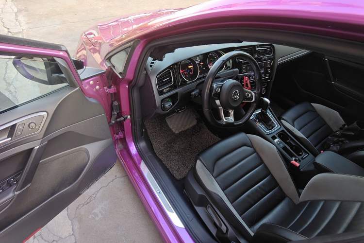 Used Volkswagen Golf 2018 280TSI Automatic R-Line Model
