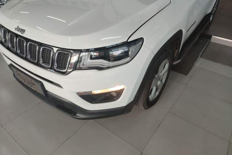 Used  Compass 2017 200T Automatic Enjoyment Version
