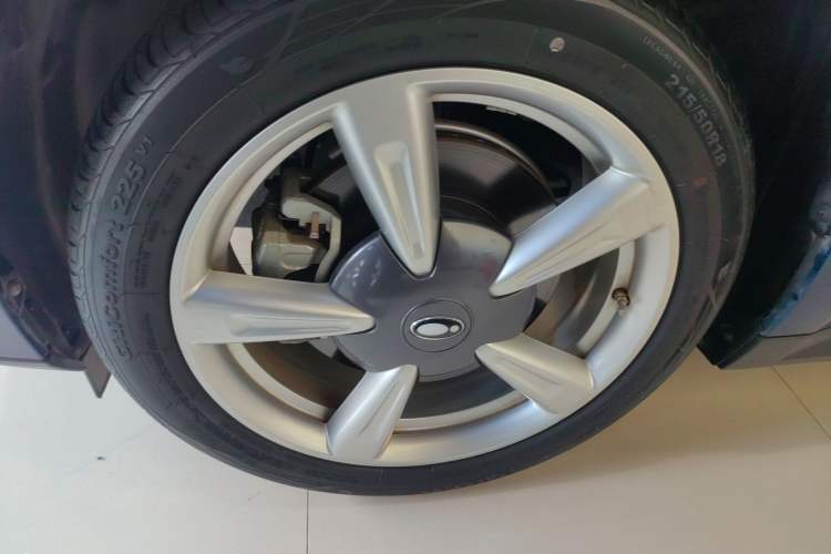 Used ORA Good Cat 2022 Morandi Edition 400km Standard Range Luxury Version Lithium Iron Phosphate