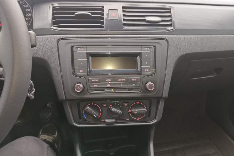 Used Volkswagen Santana 2016 1.6L Manual Fashion Edition