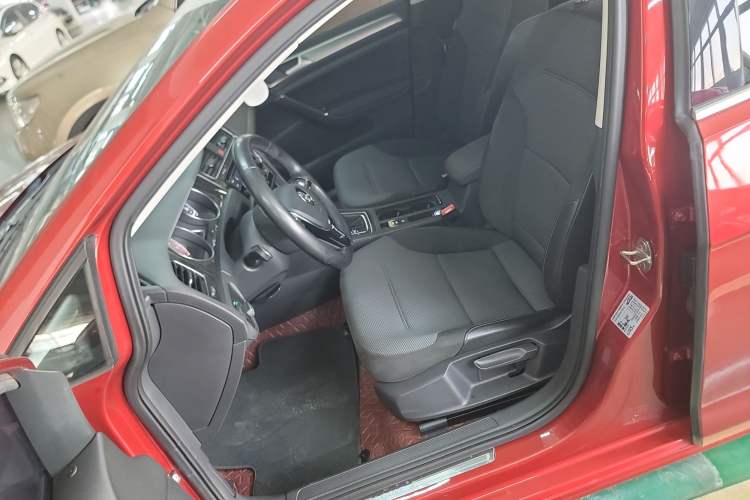 Used Volkswagen Golf 2018 230TSI Automatic Comfort Model