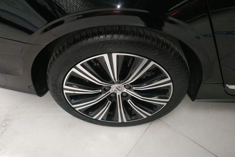 Used Volvo S90 2025 B5 Zhiyuan Luxury Edition
