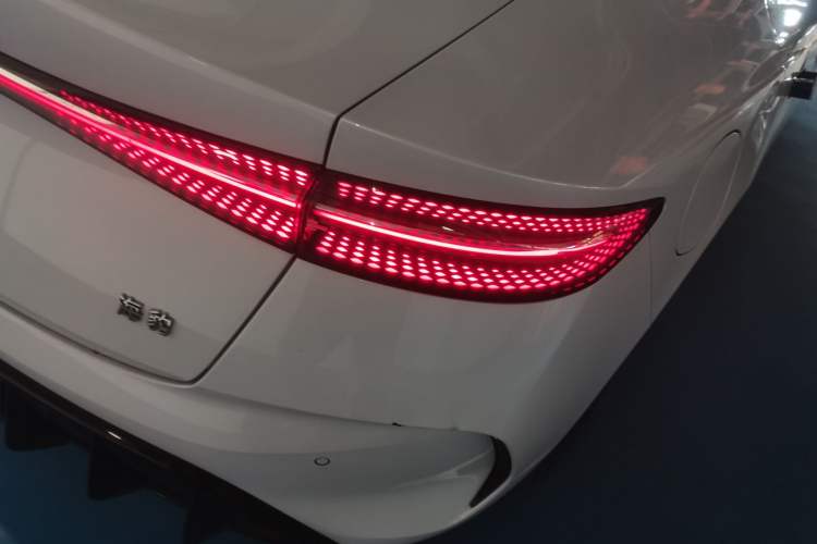 Used BYD Seal 2022 550 km Standard Range Rear-Wheel Drive Prestige Version
