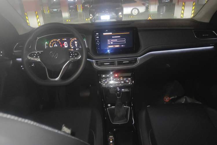 Used Volkswagen Tharu 2025 NewRui 300TSI Prestige Edition
