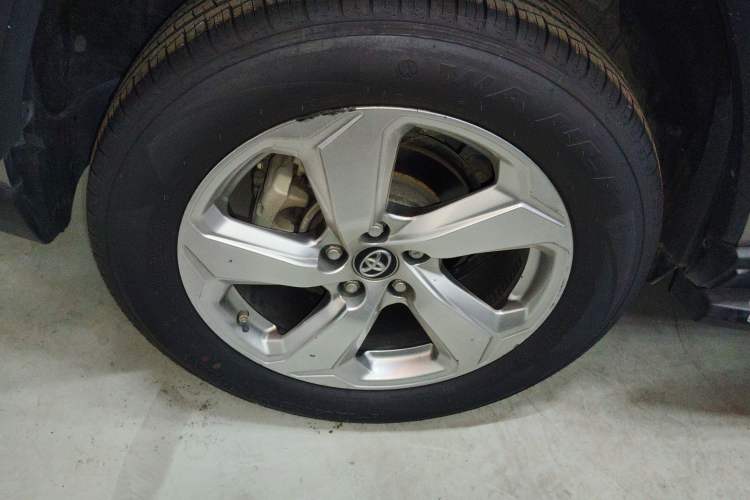 Used Toyota RAV4 2020 Dual-Engine 2.5L E-CVT Two-Wheel Drive Elite Edition
