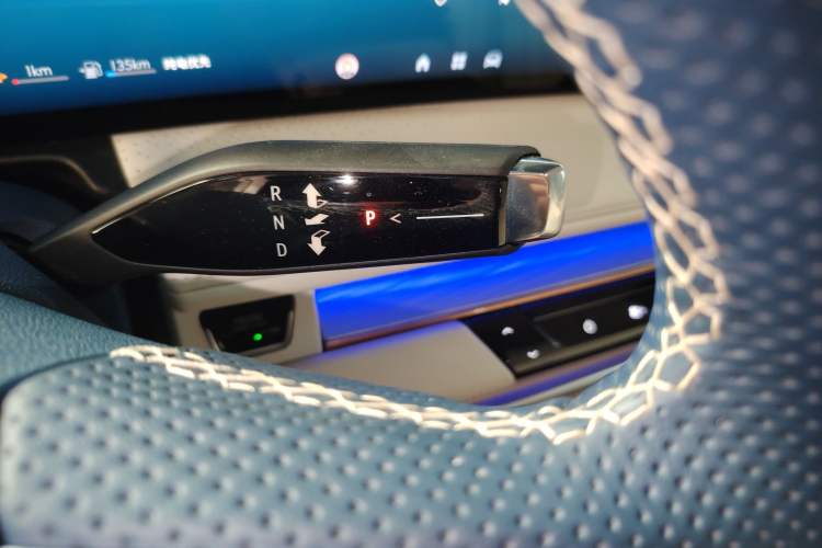 Used Buick GL8 New Energy 2024 Lu Zun Luxury Edition 7-Seater
