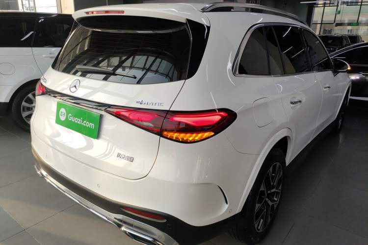 Used Mercedes-Benz GLC 2023 Facelift GLC 260 L 4MATIC Luxury Version 5 Seats