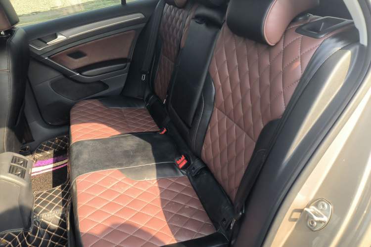 Used Volkswagen Golf 2017 1.6L Automatic Comfort Million-Vehicle Anniversary Edition