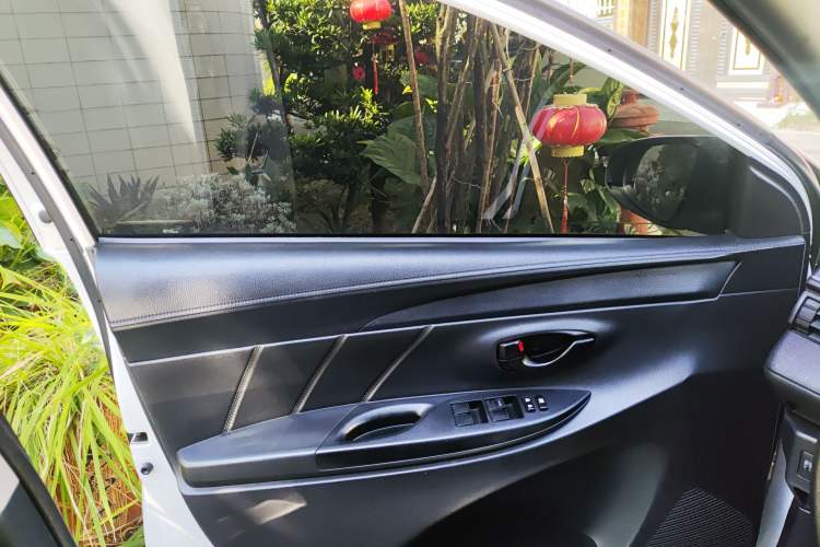 Used Toyota YARiS L 2017 1.5E CVT Dynamic Edition
