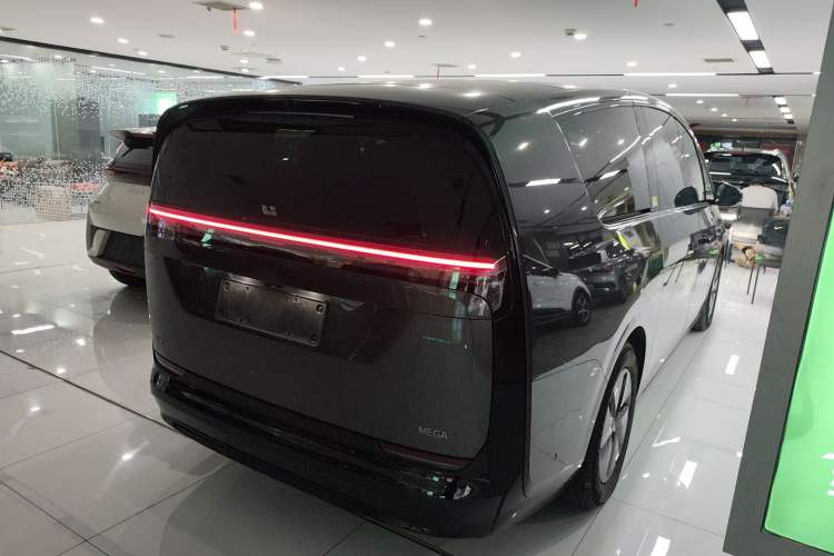 Used Li Auto MEGA 2024 Ultra Model
