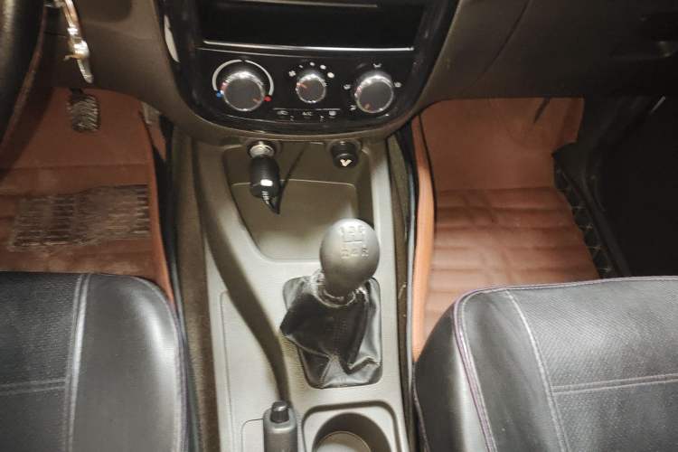 Used Wuling Rongguang V 2018 1.5L Standard Version
