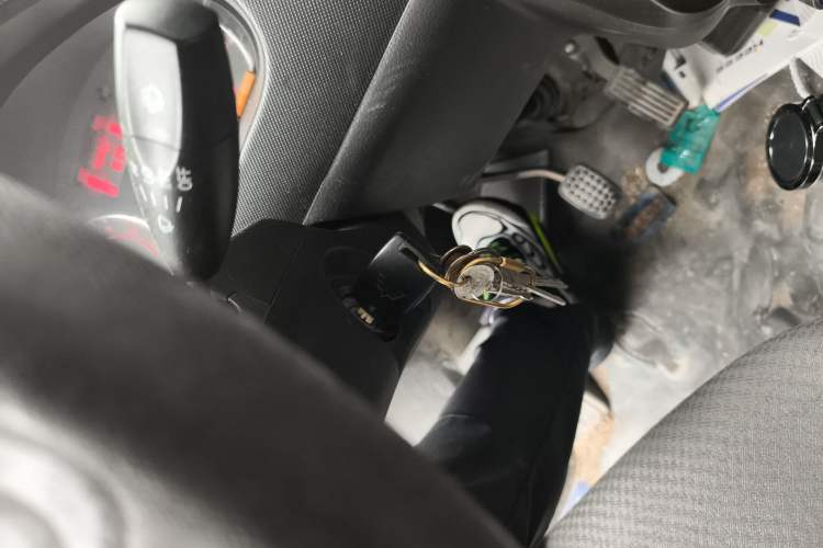 Used Wuling Rongguang 2019 1.5L Extended-Body Van Base Model with 2 Seats
