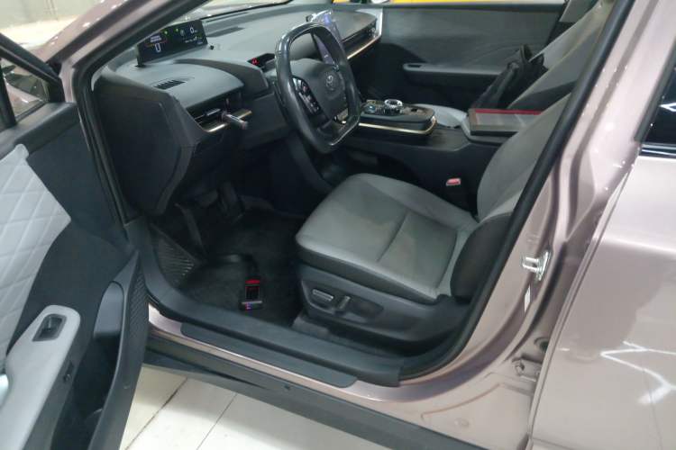 Used Toyota bZ3 2024 616 km Long-Range Premium
