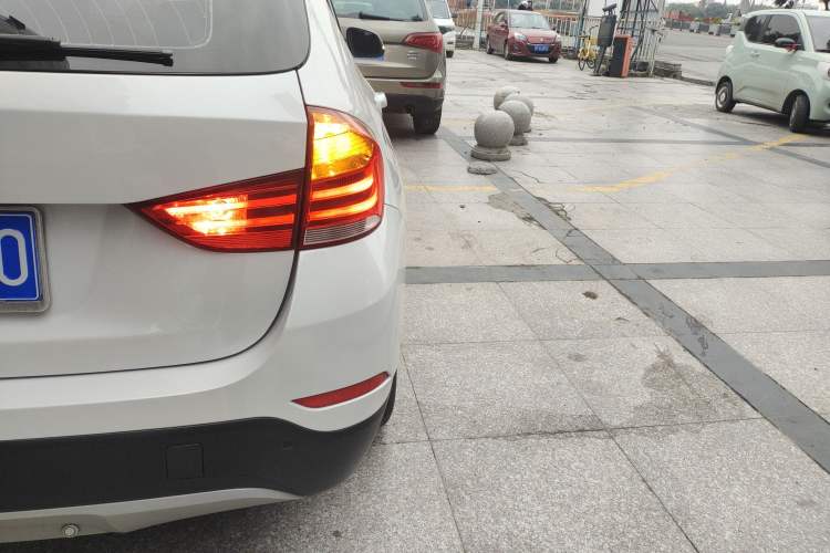 Used BMW X1 2015 sDrive18i Leading Edition
