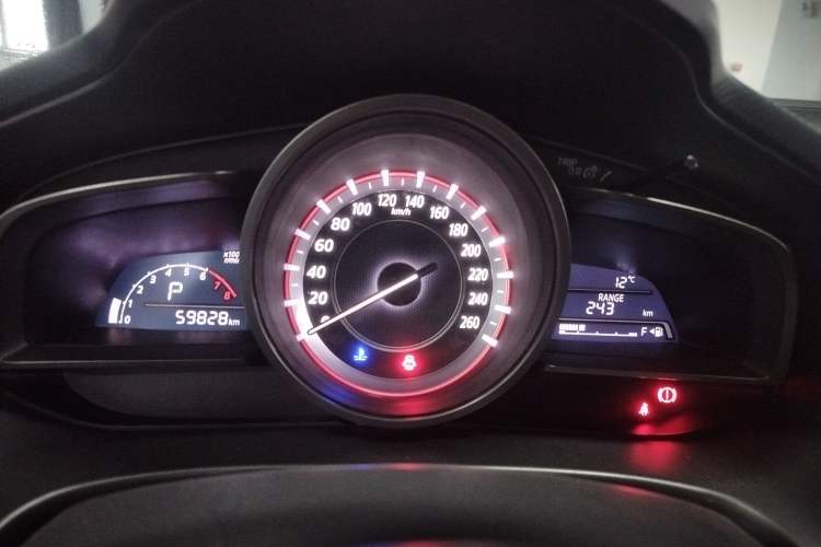 Used Mazda Mazda 3 Axela 2016 Sedan 1.5L Automatic Luxury Model