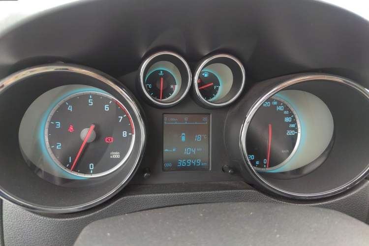 Used Changan CS35 2015 1.6L Manual Luxury Model China IV Standard
