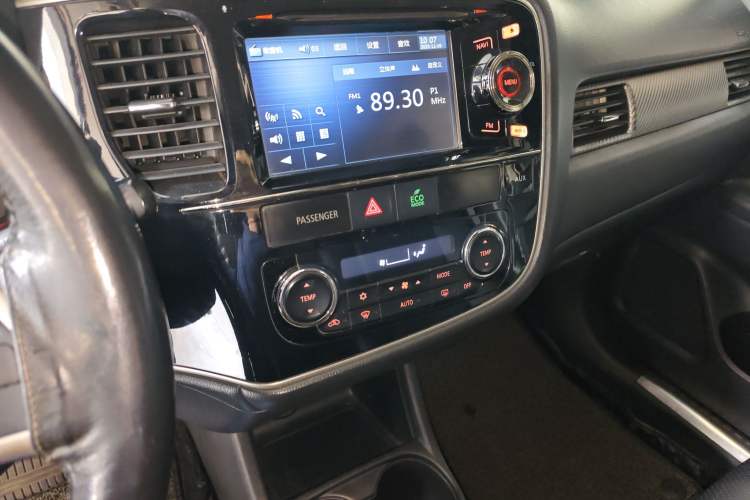 Used Mitsubishi Outlander 2013 2.4L 4x4 Luxury Navigation Edition 5 Seats
